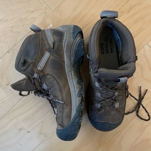KEEN Targhee II Mid Hiking Boot